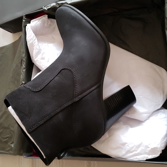 NORDSTROM Exclusive New FEINA Ankle Boot Bootie Split Shaft Oiled Leather Black - Picture 7 of 14